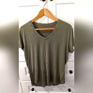 Zyia medium v neck Go to T.